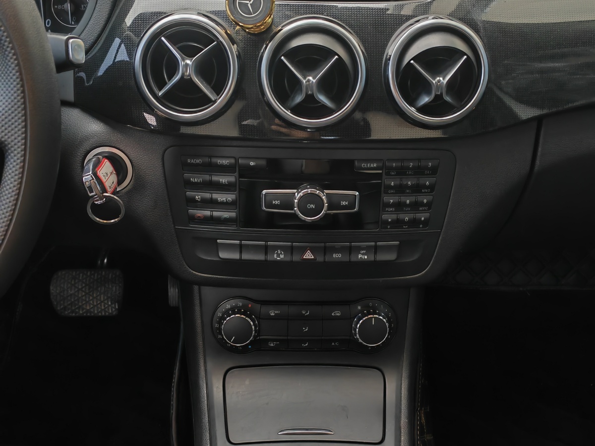 2013年4月奔驰 奔驰B级  2012款 B 180