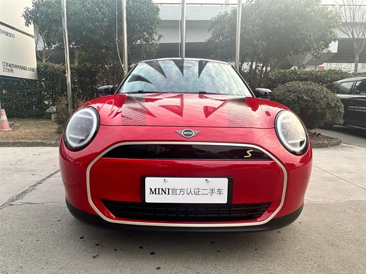 MINI 電動(dòng)MINI COOPER  2024款 452km COOPER SE 藝術(shù)家圖片