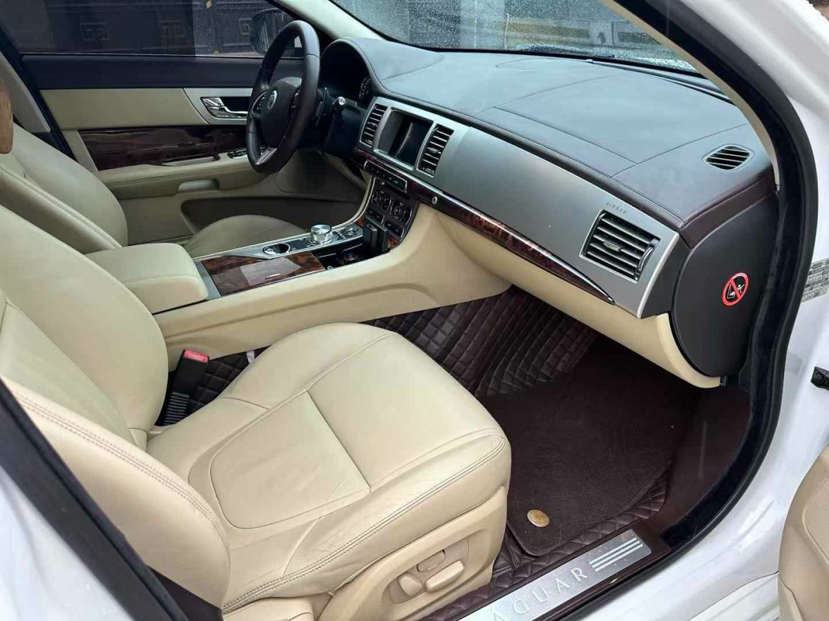 捷豹 XF  2012款 XF 3.0L V6豪華版圖片