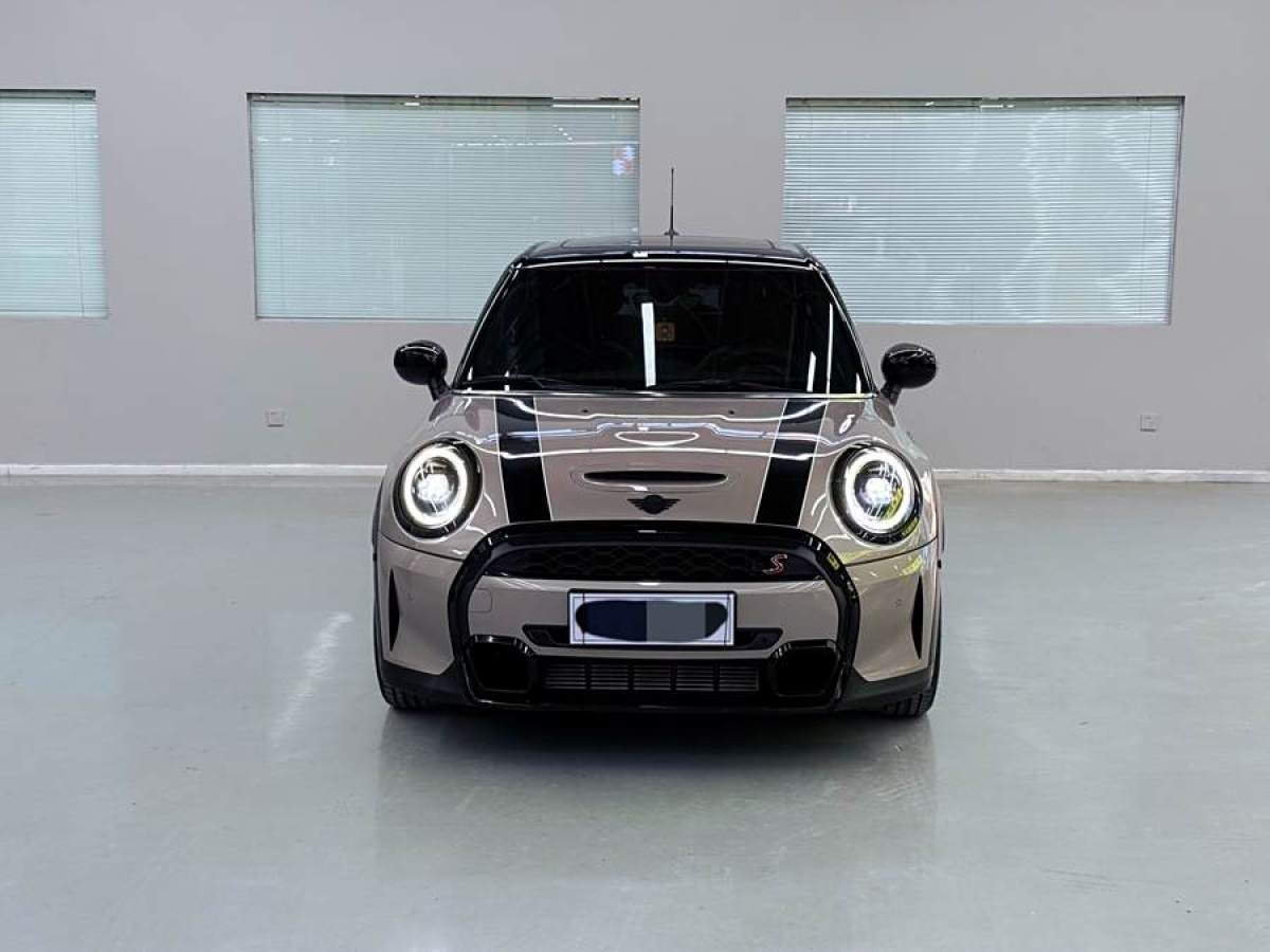 MINI MINI  2022款 2.0T COOPER S 藝術(shù)家 五門(mén)版圖片