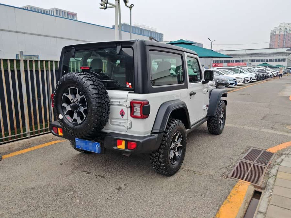 Jeep 牧馬人  2024款 2.0T 羅賓漢兩門版圖片