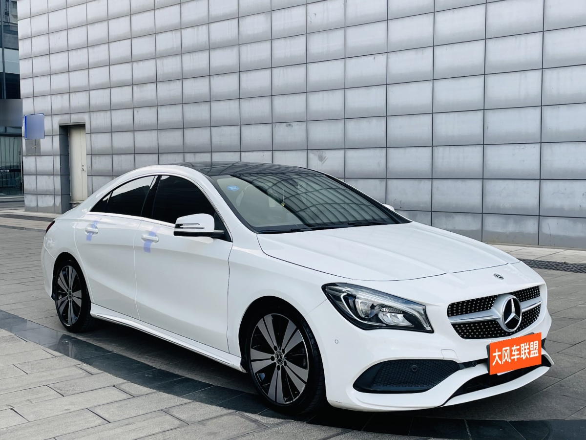 奔馳 奔馳CLA級  2018款 CLA 200 時尚型圖片