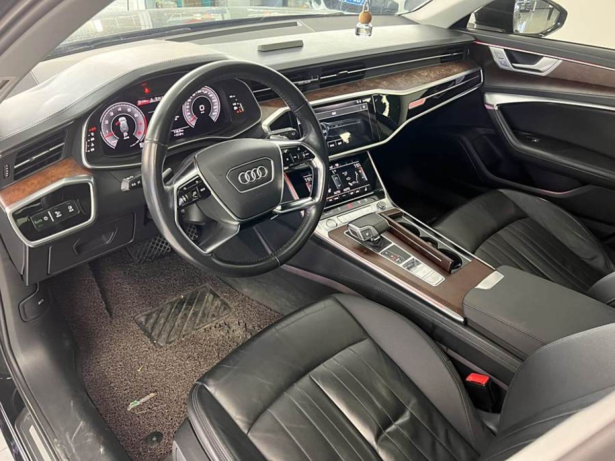 奧迪 奧迪A6  2020款 Allroad 探索家 55 TFSI 尊享越野型圖片