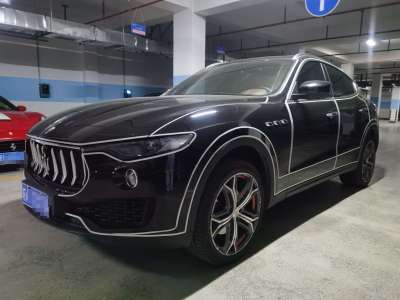 2019年6月 瑪莎拉蒂 Levante 3.0T 350Hp 標(biāo)準(zhǔn)版圖片