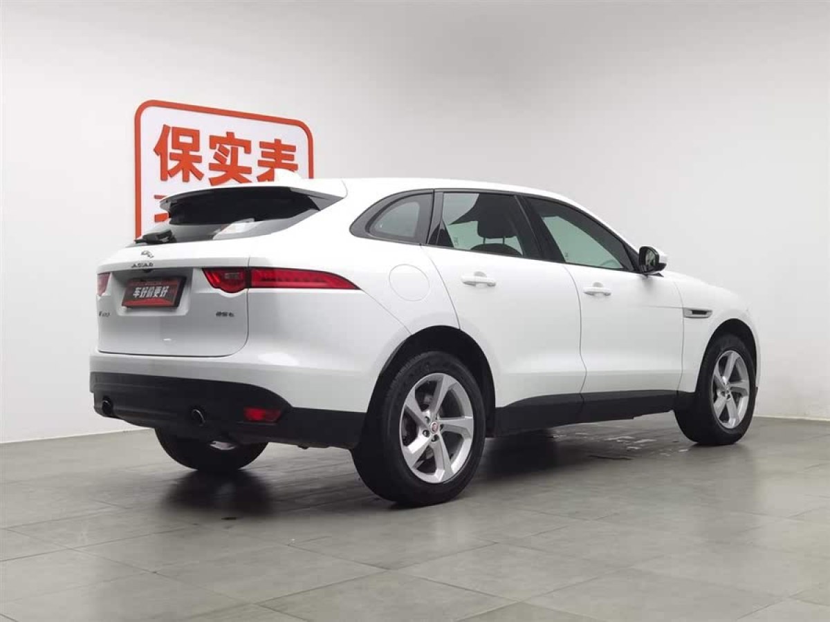 捷豹 F-PACE  2016款 2.0T 兩驅(qū)都市尊享版圖片