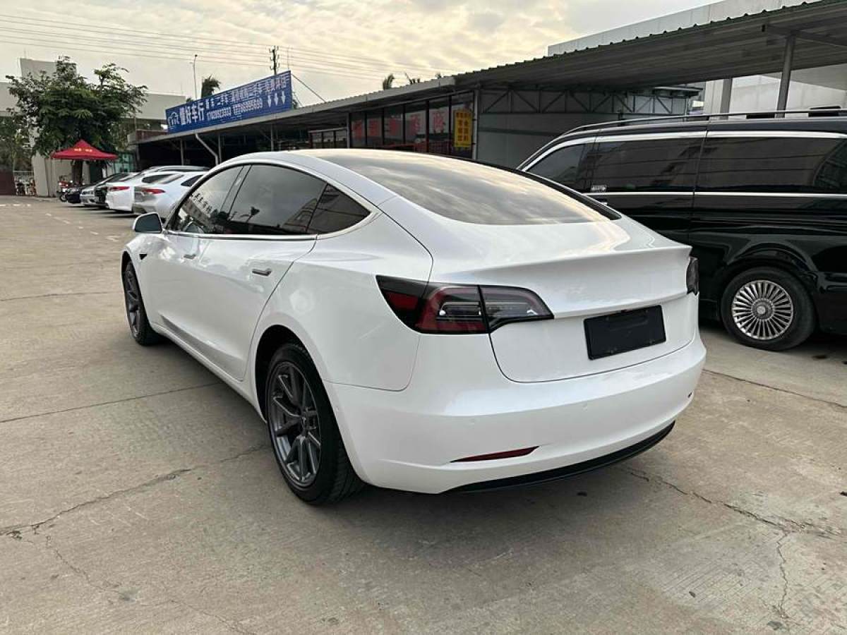 特斯拉 Model 3  2019款 標(biāo)準(zhǔn)續(xù)航后驅(qū)升級(jí)版圖片