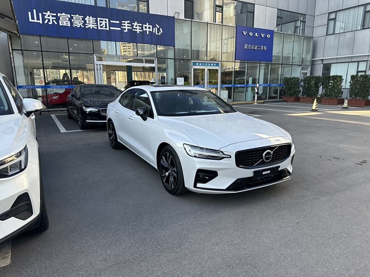 沃爾沃 S60L  2024款 B5 智雅運動版圖片