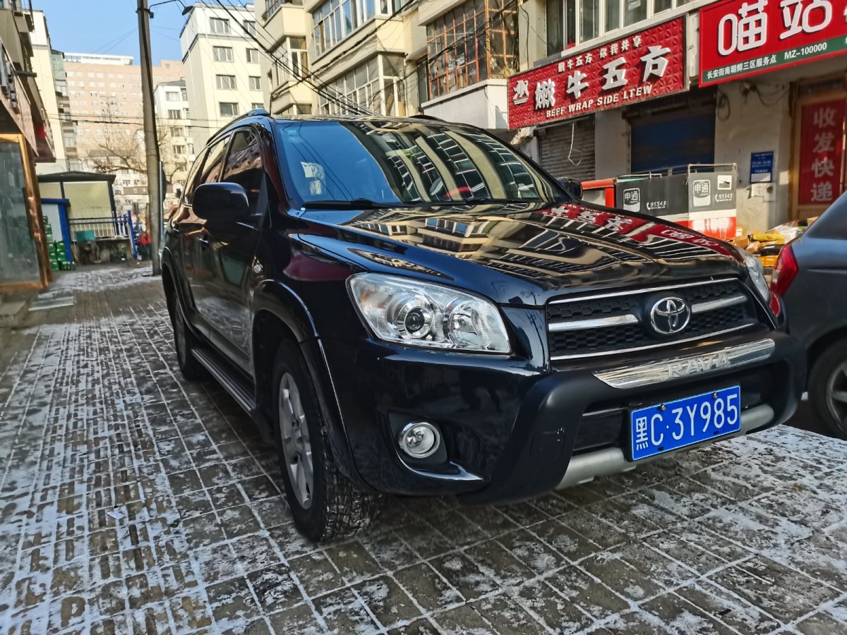 豐田 RAV4榮放  2011款 2.4L 手動(dòng)四驅(qū)豪華版圖片