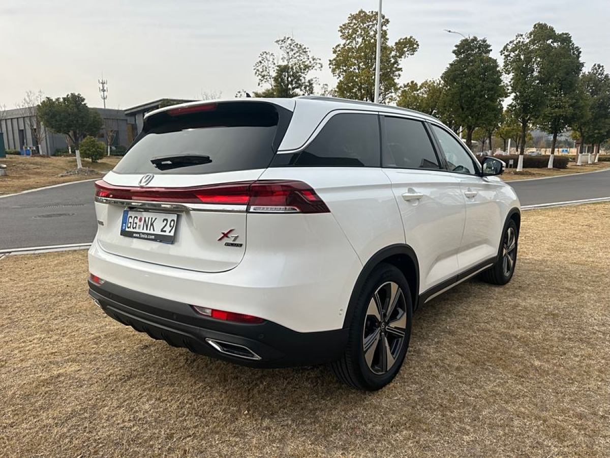 長(zhǎng)安 長(zhǎng)安X7 PLUS  2024款 1.5T 自動(dòng)尊耀型 7座圖片