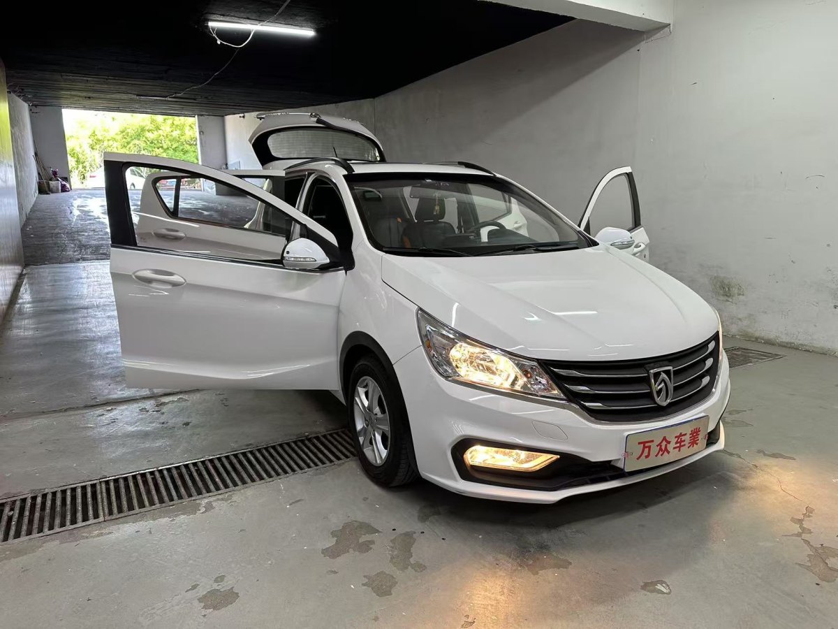 寶駿 310  2016款 1.2L 手動豪華型圖片
