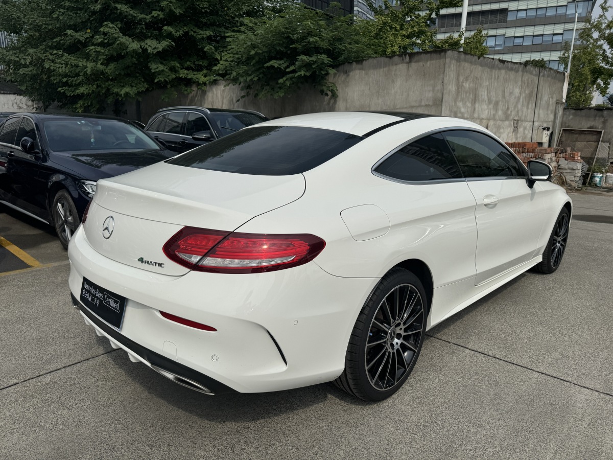 2017年8月奔馳 奔馳C級(jí)  2017款 C 200 4MATIC 轎跑版