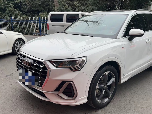 奥迪 奥迪Q3  2020款 35 TFSI 时尚动感型