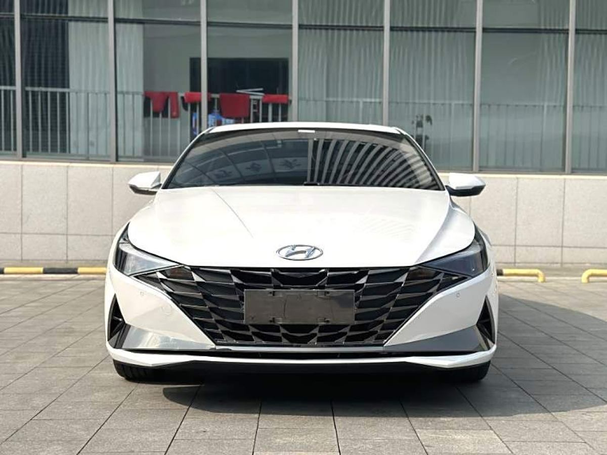 現(xiàn)代 伊蘭特  2021款 1.5L LUX尊貴版圖片