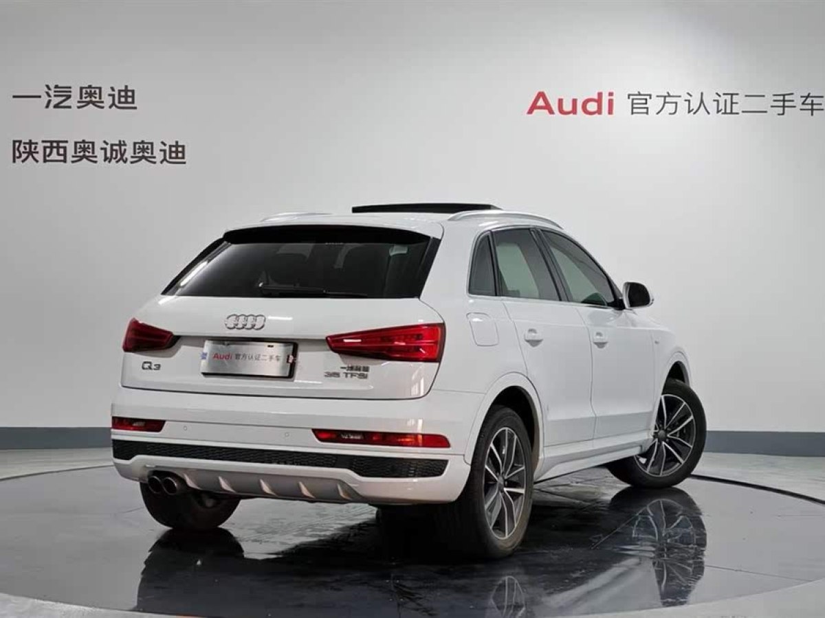 奧迪 奧迪Q3  2018款 30周年年型 35 TFSI 運(yùn)動(dòng)型圖片