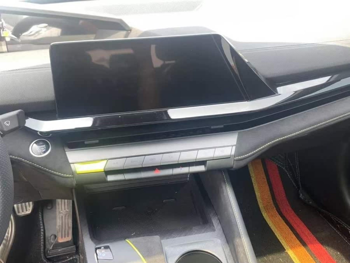 長安 長安UNI-V  2022款 1.5T 尊貴型圖片