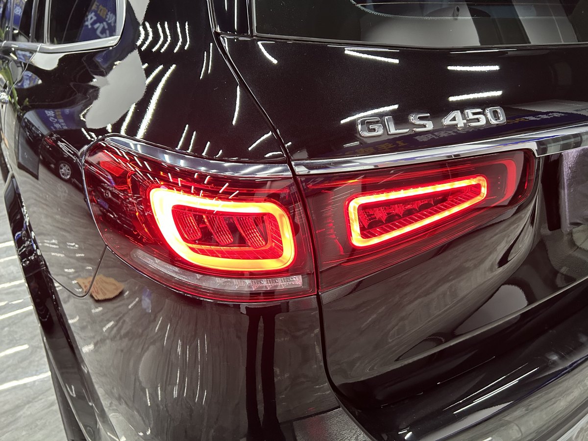 奔驰 奔驰GLS  2023款 改款二 GLS 450 4MATIC 豪华型图片