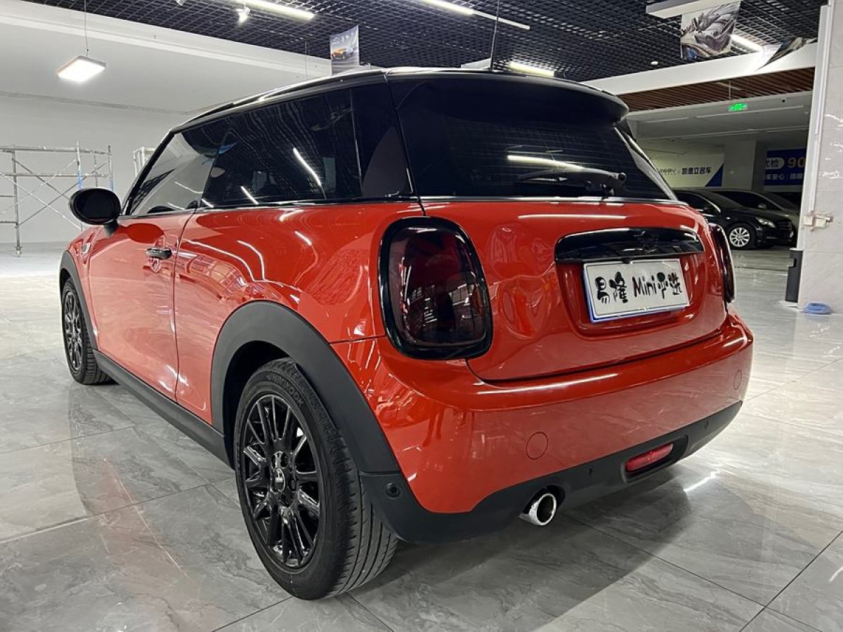 MINI COUNTRYMAN  2018款 1.5T COOPER 經(jīng)典派圖片