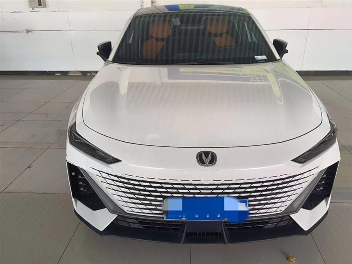 長(zhǎng)安 長(zhǎng)安UNI-V  2022款 1.5T 尊貴型圖片