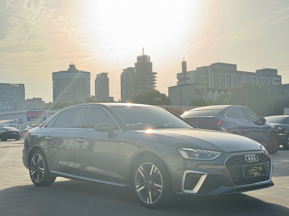 奧迪 奧迪A4L  2020款 40 TFSI quattro 豪華動感型圖片