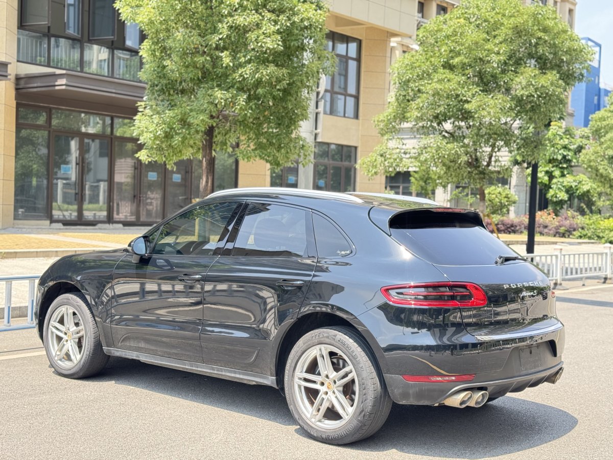 2016年3月保時(shí)捷 Macan  2016款 Macan 2.0T