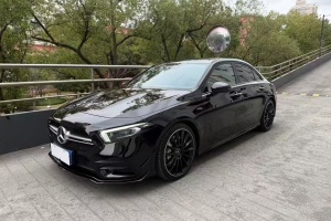 2022年3月奔馳 奔馳A級AMG  AMG A 35 4MATIC