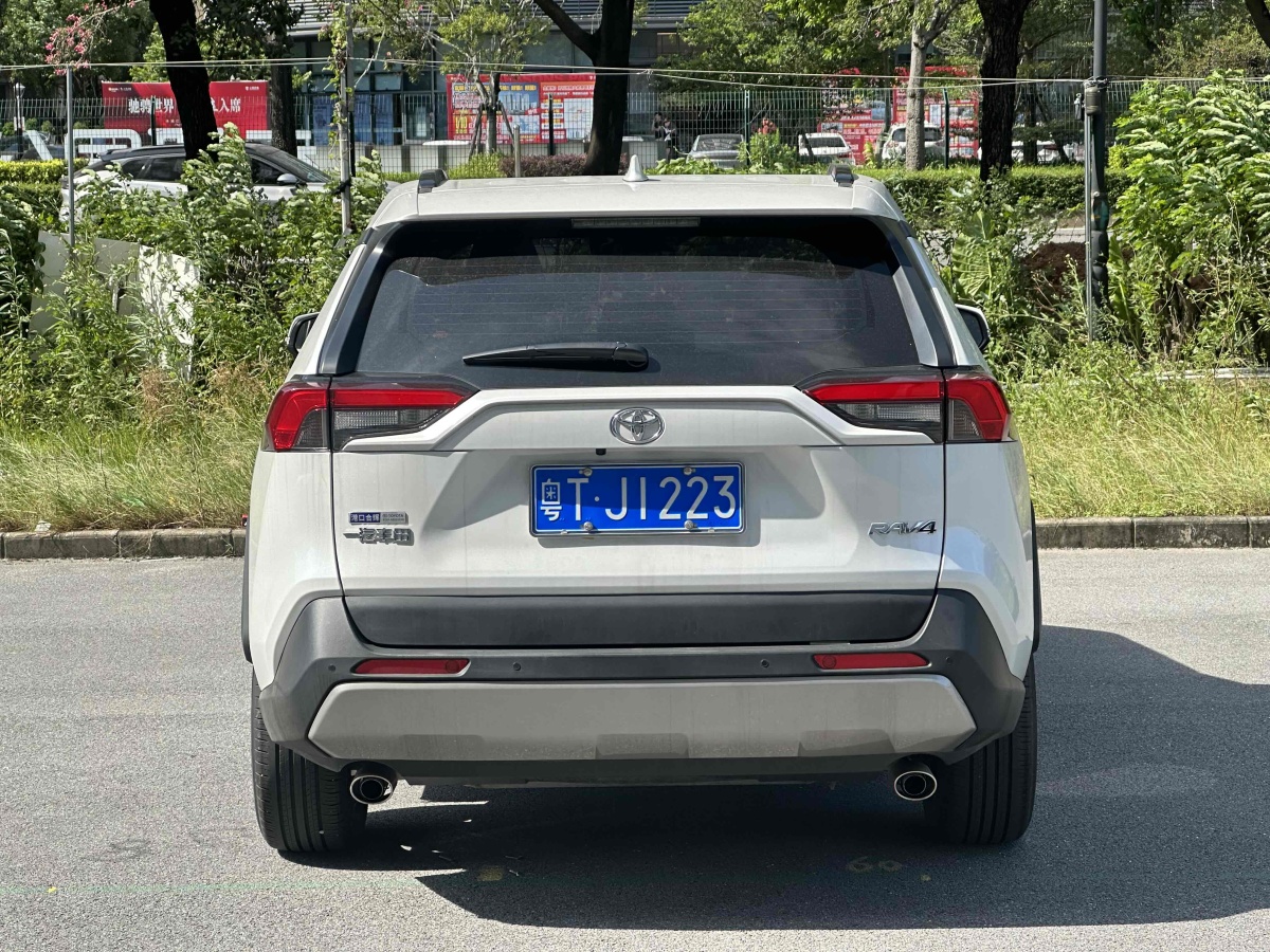 2023年7月豐田 RAV4  2018款 榮放 2.0L CVT兩驅(qū)風(fēng)尚版