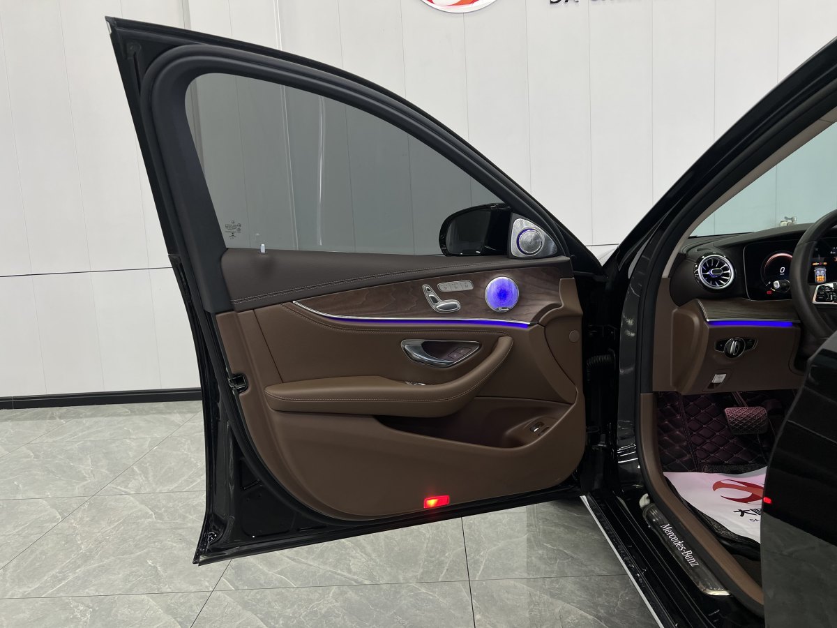 奔馳 奔馳E級新能源  2022款 改款 E 350 e L 插電式混合動力轎車圖片