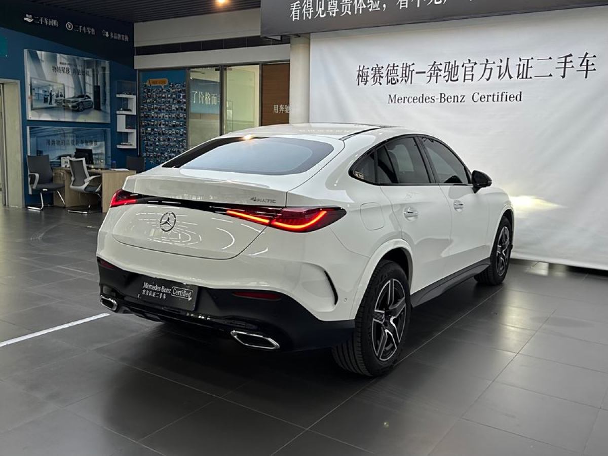 奔馳 奔馳GLC  2024款 GLC 260 4MATIC 轎跑SUV圖片