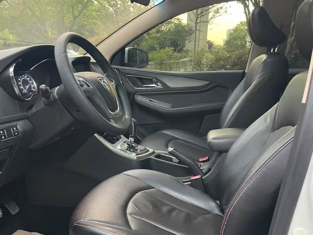 寶駿 560  2016款 1.8L iAMT豪華型圖片