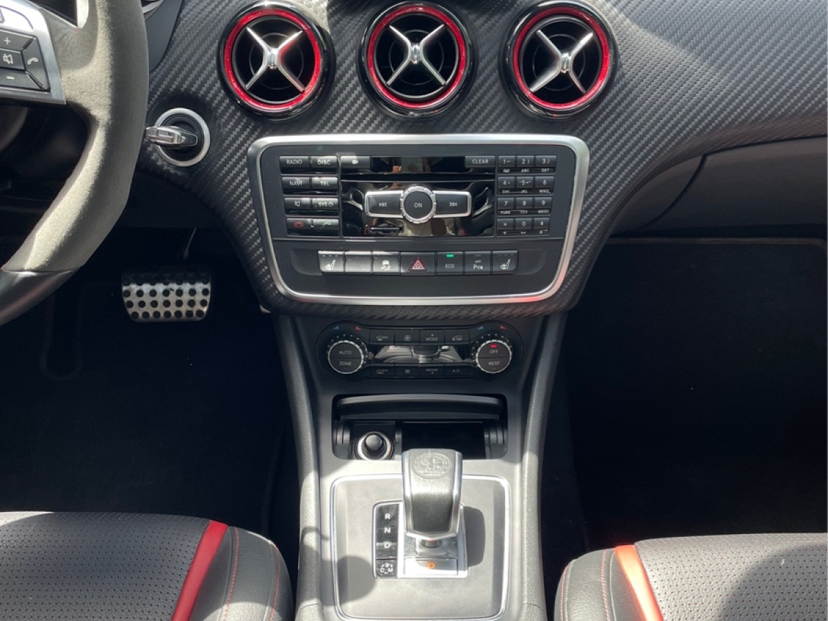 2015年7月奔驰 奔驰A级AMG  2014款 AMG A 45 4MATIC