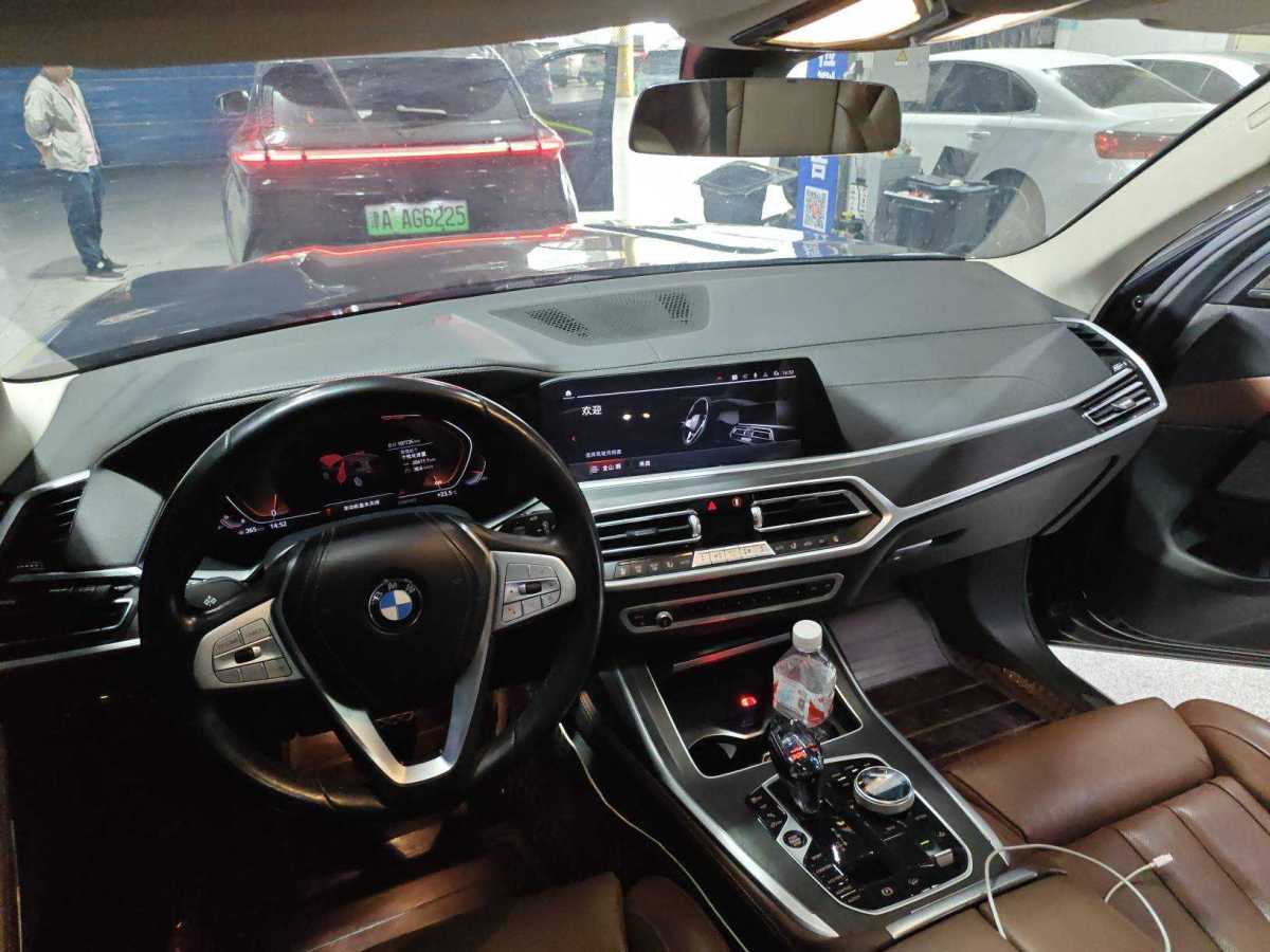 寶馬 寶馬X7  2021款 改款 xDrive40i 領(lǐng)先型豪華套裝圖片