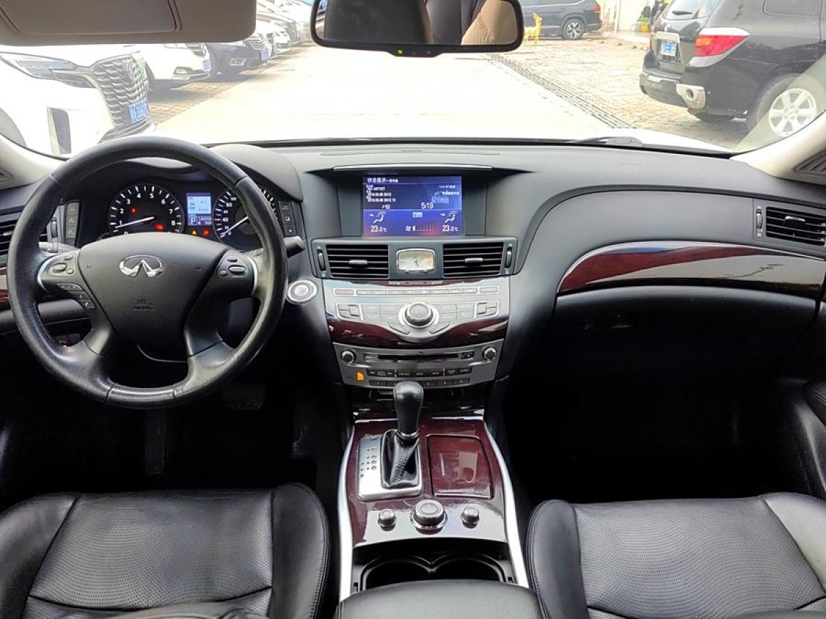 英菲尼迪 Q70  2013款 Q70L 2.5L 雅致版圖片