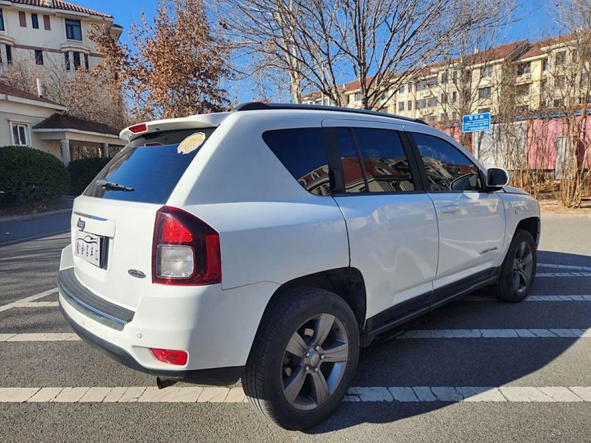 Jeep 指南者  2014款 改款 2.4L 四驅(qū)舒適版圖片