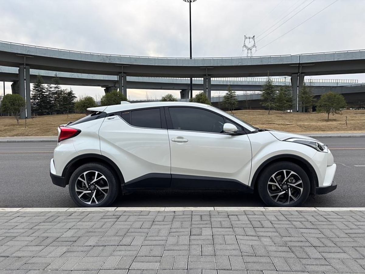 豐田 C-HR  2018款 2.0L 酷跑領(lǐng)先版 國(guó)V圖片