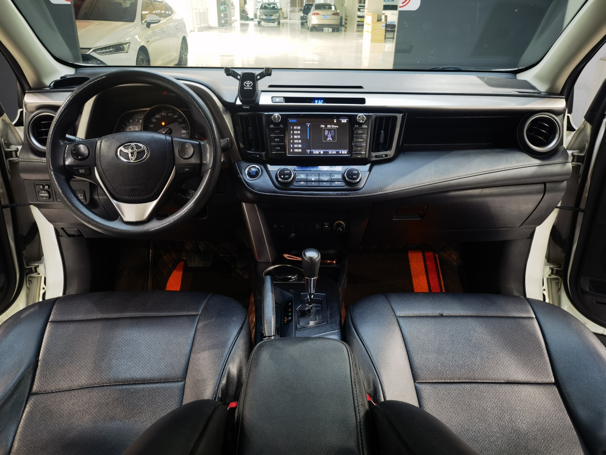 丰田 RAV4  2018款 荣放 2.0L CVT两驱风尚X版图片