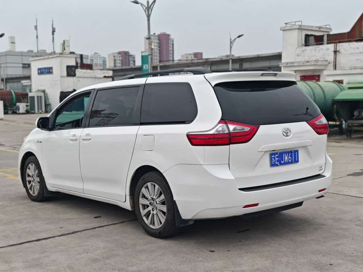 豐田 塞納  2015款 3.5L 四驅(qū)L圖片