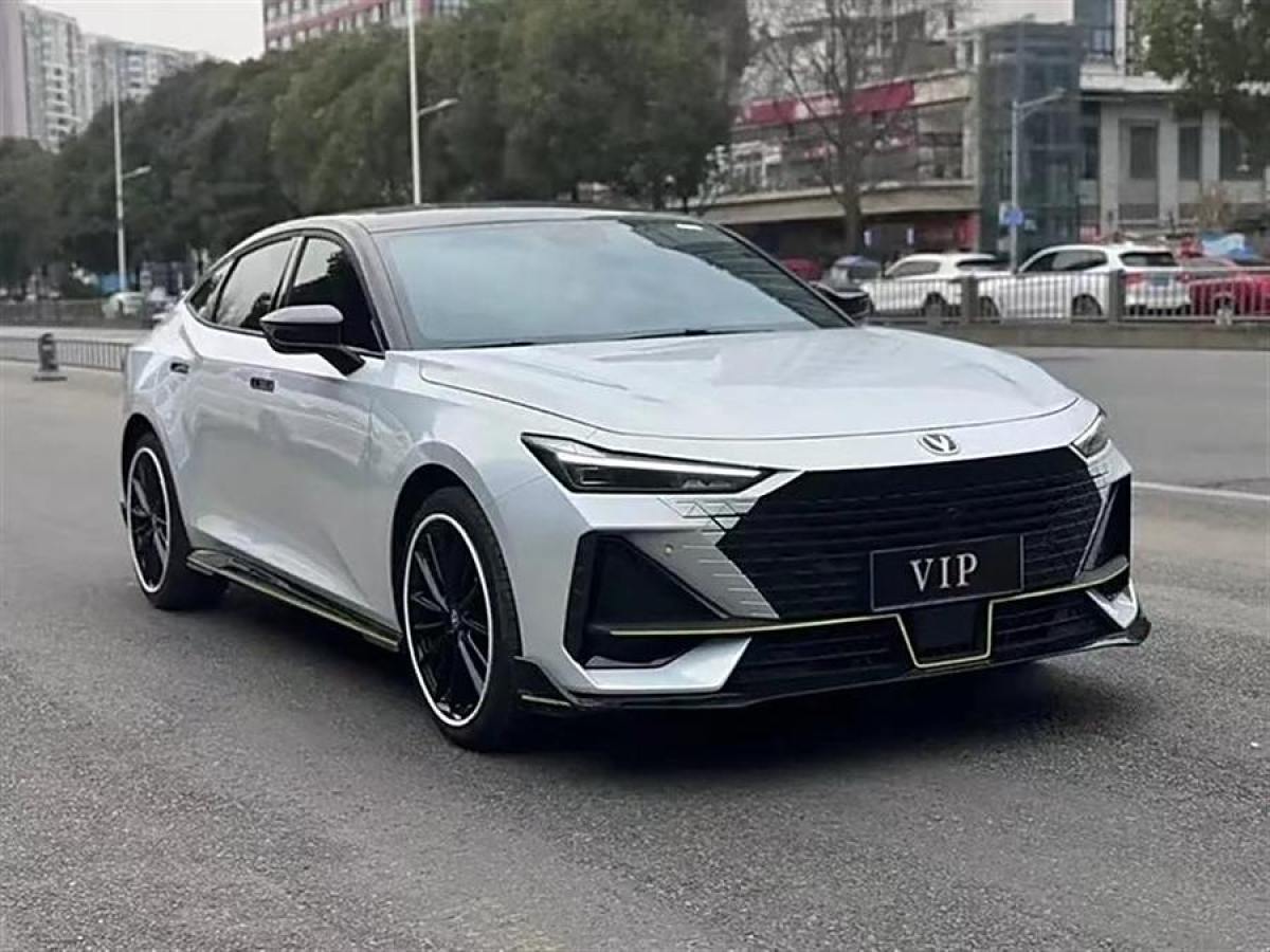 長(zhǎng)安 長(zhǎng)安UNI-V  2023款 1.5T 尊享型圖片