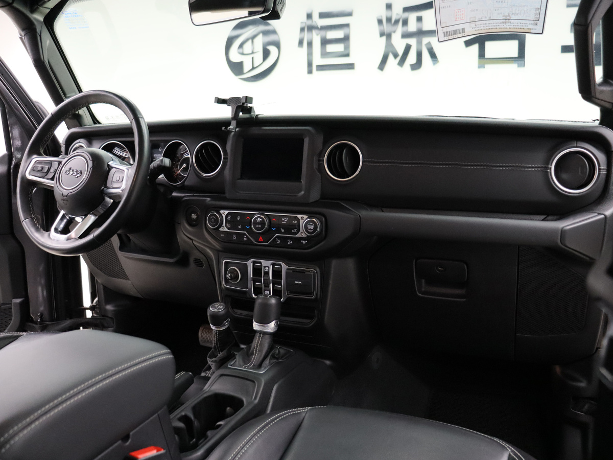 Jeep 牧馬人  2019款 2.0T Sahara 四門版 國VI圖片