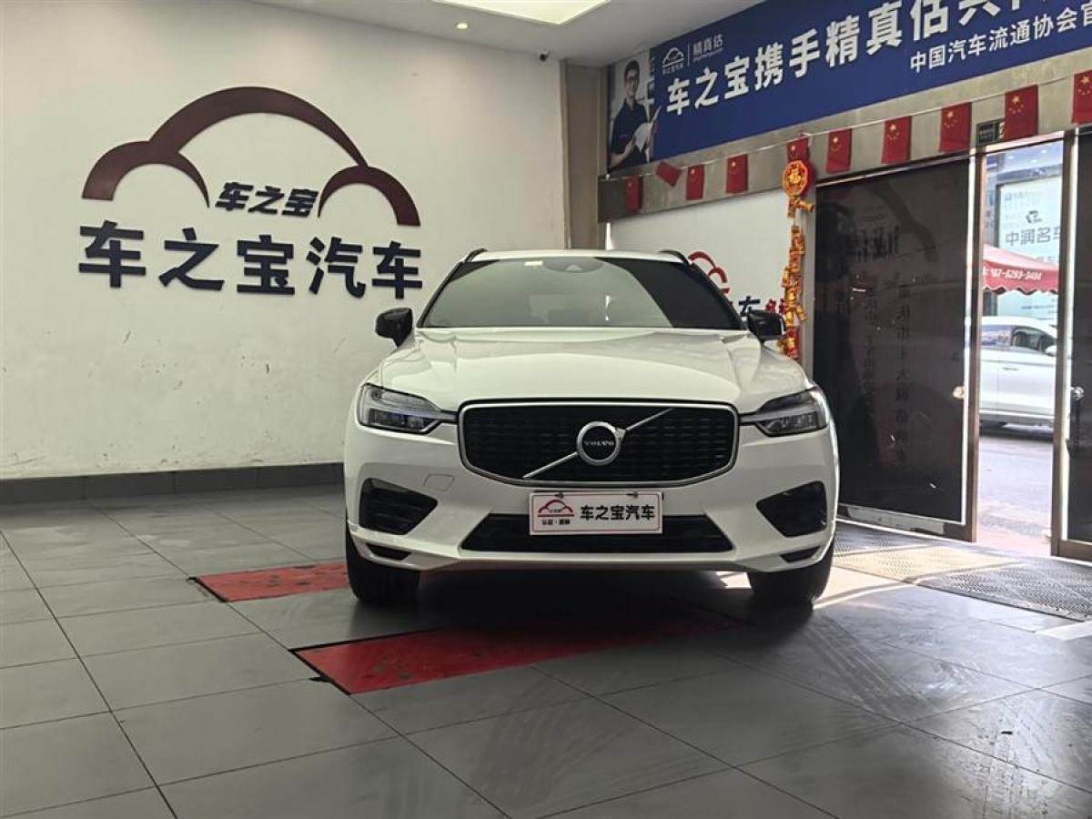 沃爾沃 XC60  2020款 T5 四驅(qū)智遠(yuǎn)運(yùn)動(dòng)版圖片