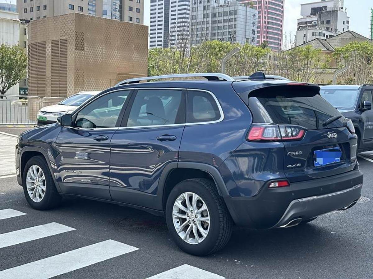 Jeep 自由光  2019款 2.0T 兩驅(qū)智享版 國(guó)VI圖片