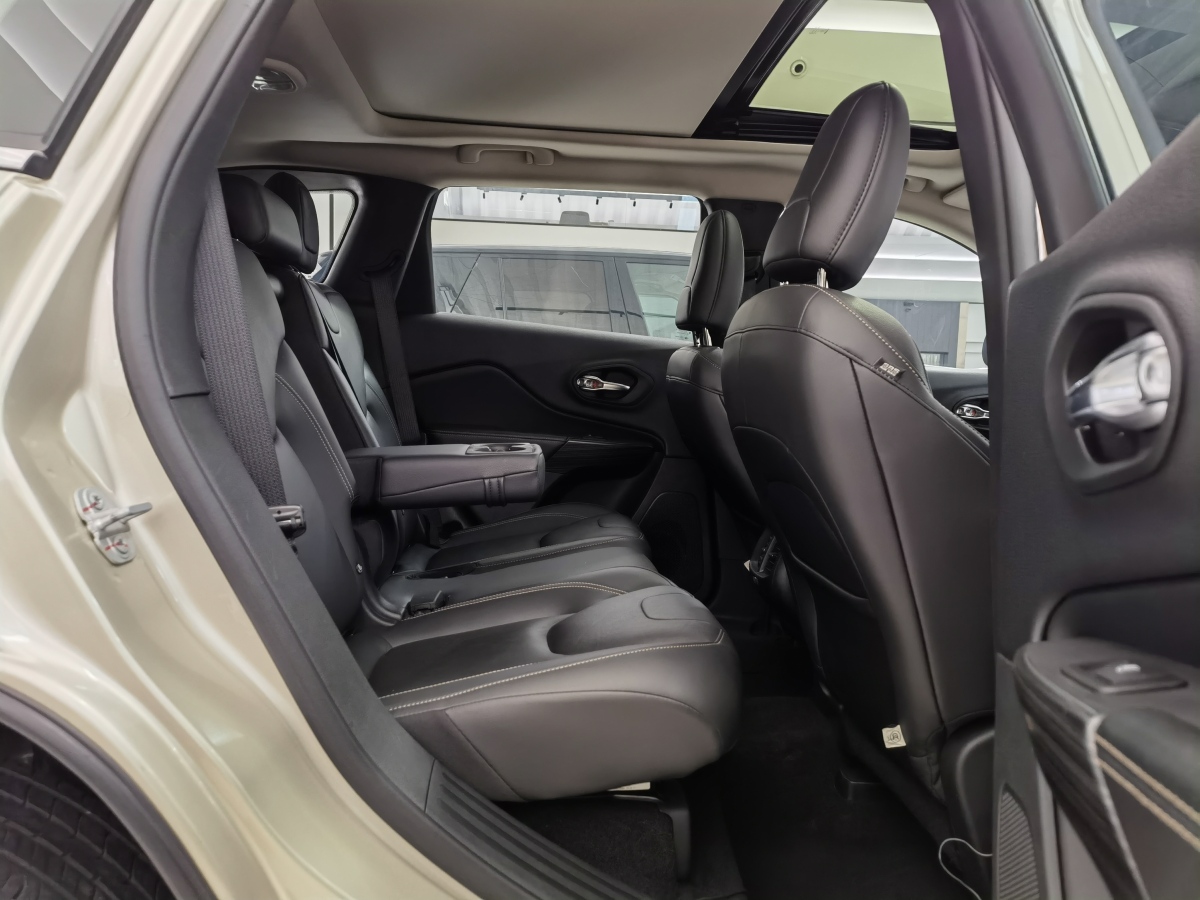 Jeep 自由光  2017款 2.4L 領先智能版圖片