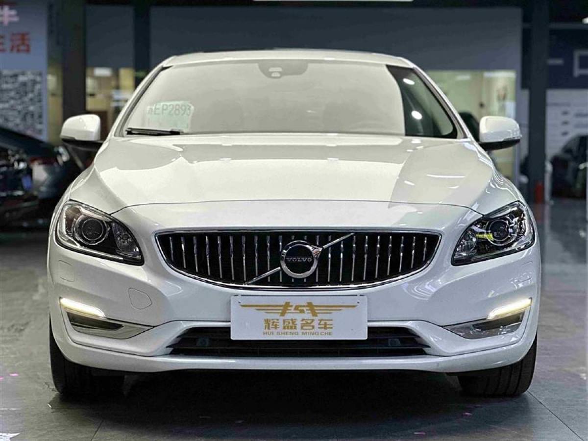 沃爾沃 S60  1448款 2.0T T5智尊版圖片