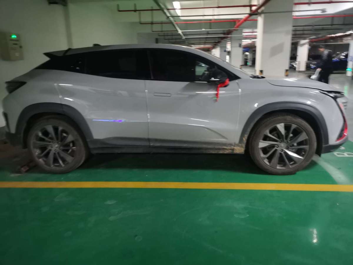 長(zhǎng)安 UNI-T  2020款 1.5T 豪華型圖片