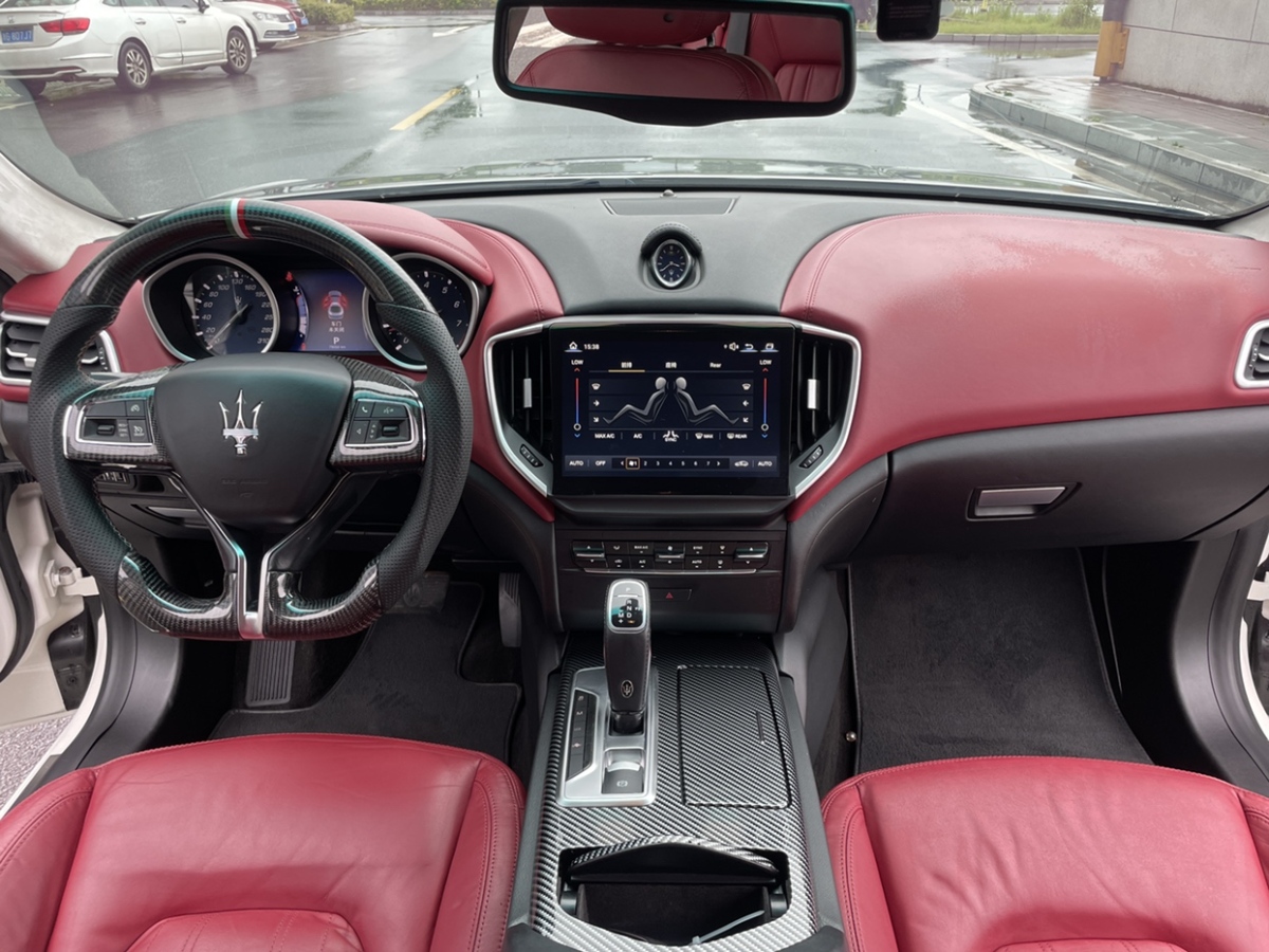 瑪莎拉蒂 Ghibli  2014款 3.0T 標(biāo)準(zhǔn)版圖片