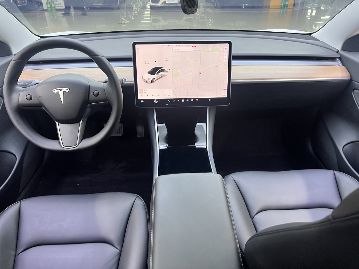特斯拉 Model 3  2020款 改款 標(biāo)準(zhǔn)續(xù)航后驅(qū)升級(jí)版圖片