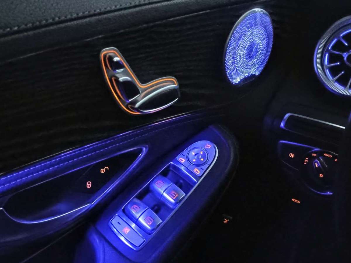 奔驰 奔驰C级  2015款 C 180 L 运动型图片