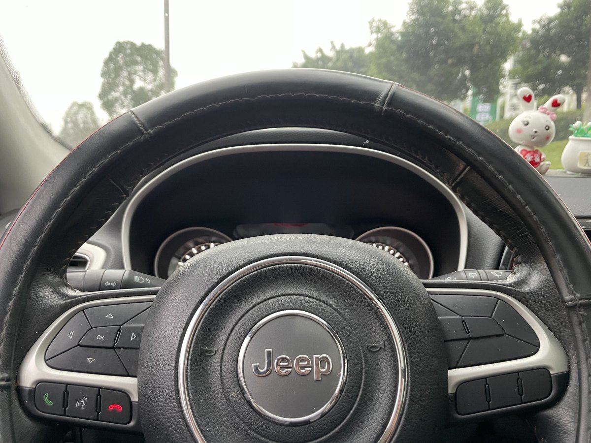 Jeep 指南者  2019款 200T 自動家享-互聯(lián)大屏版圖片