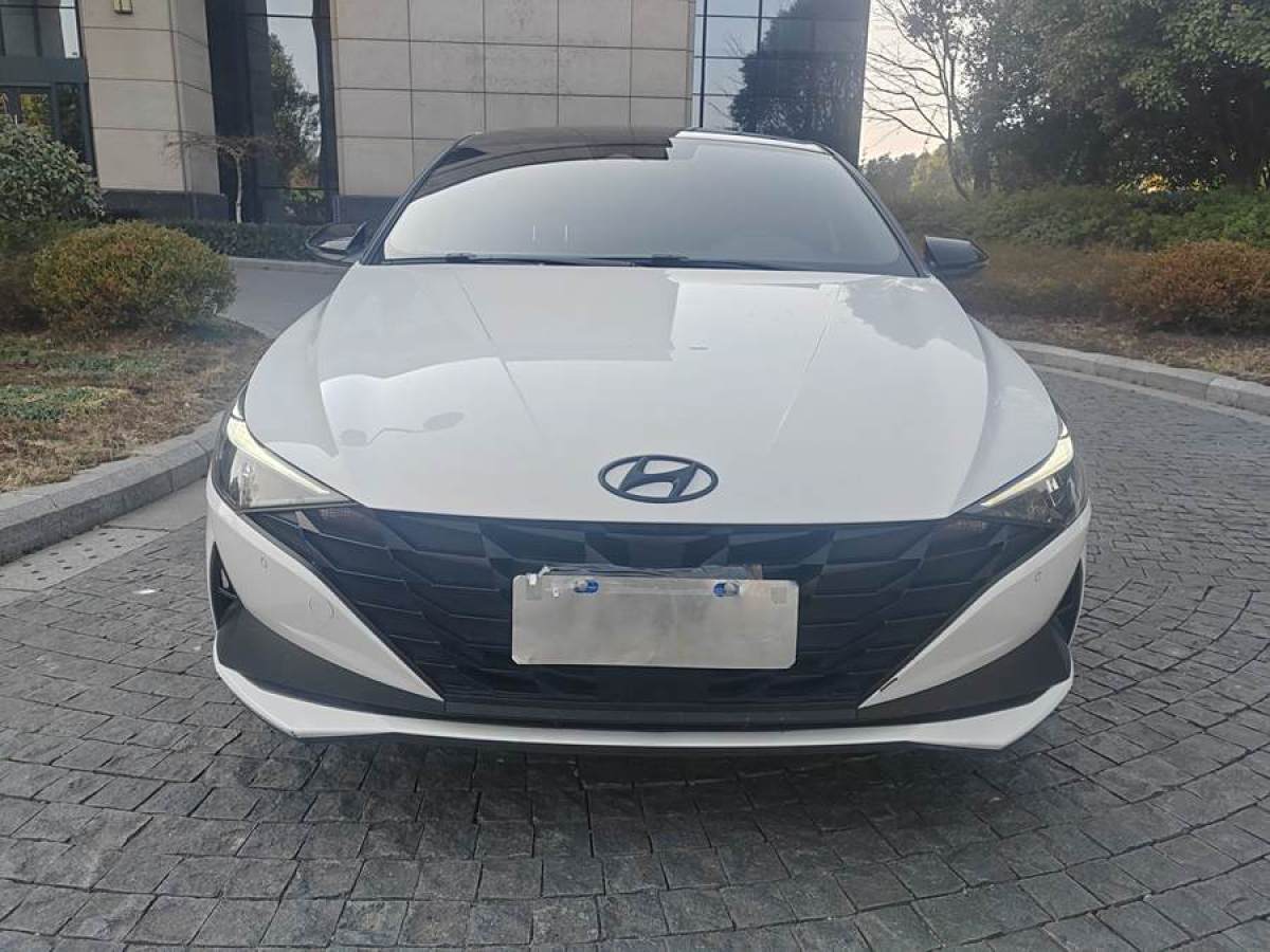 現(xiàn)代 伊蘭特  2022款 1.5L CVT LUX尊貴版圖片