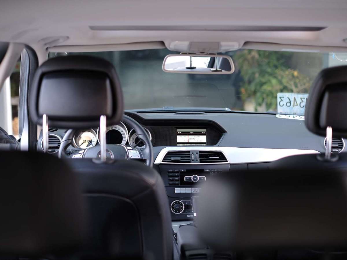 2013年7月奔驰 奔驰C级  2011款 C 200 豪华运动旅行版