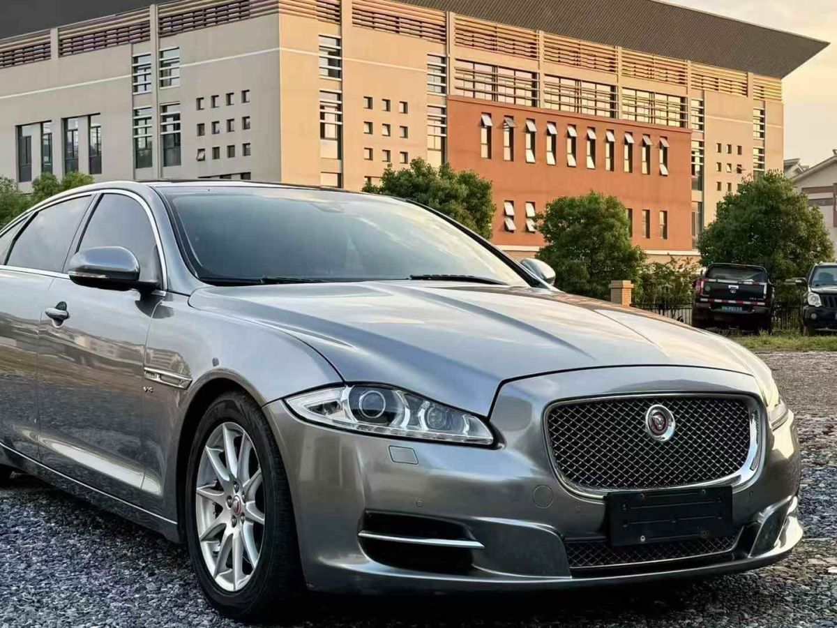 捷豹 XJ  2014款 L 3.0T SC 兩驅(qū)全景商務(wù)版圖片